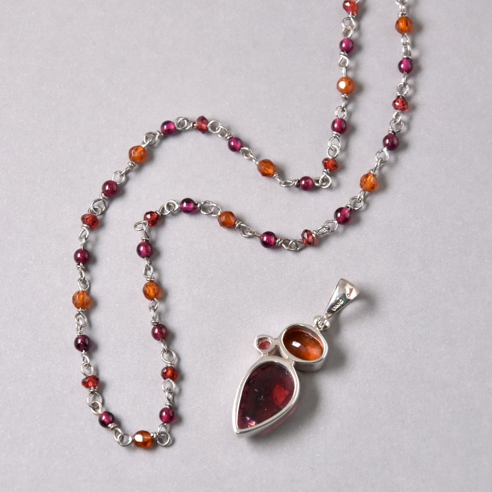 ガーネット ヘソナイトガーネット ペンダントネックレス