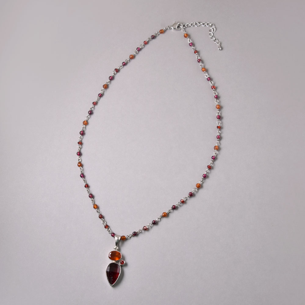 ガーネット ヘソナイトガーネット ペンダントネックレス
