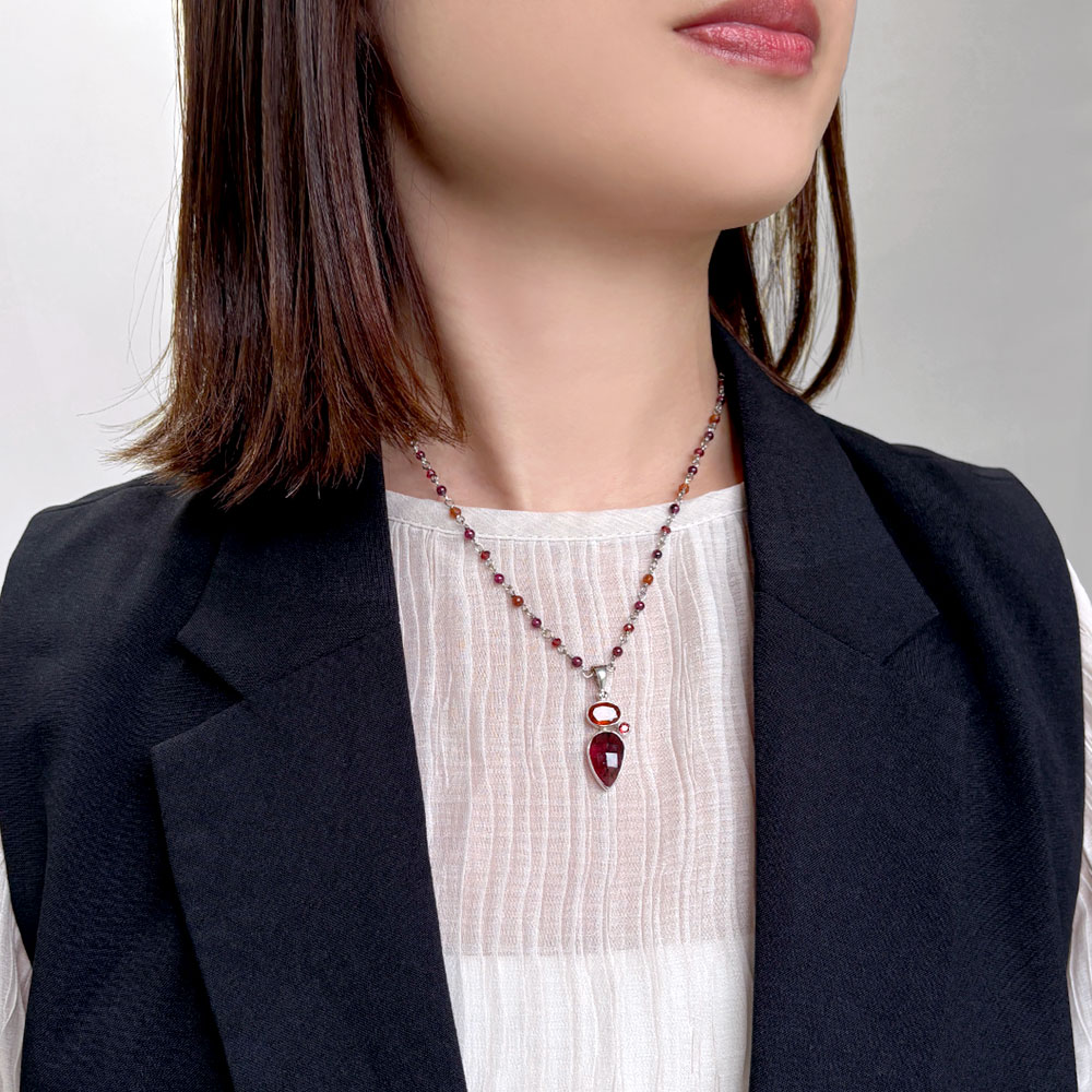 ガーネット ヘソナイトガーネット ペンダントネックレス