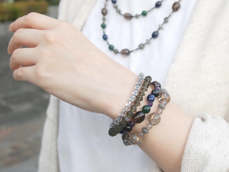 天然石 ダークカラー4連ゴムブレスレット