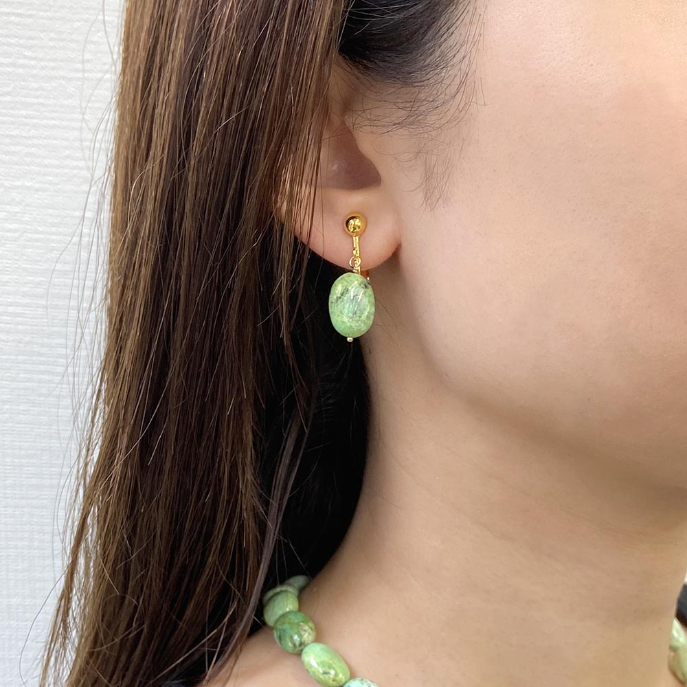 グリーンバリサイト オーバル イヤリング ピアス