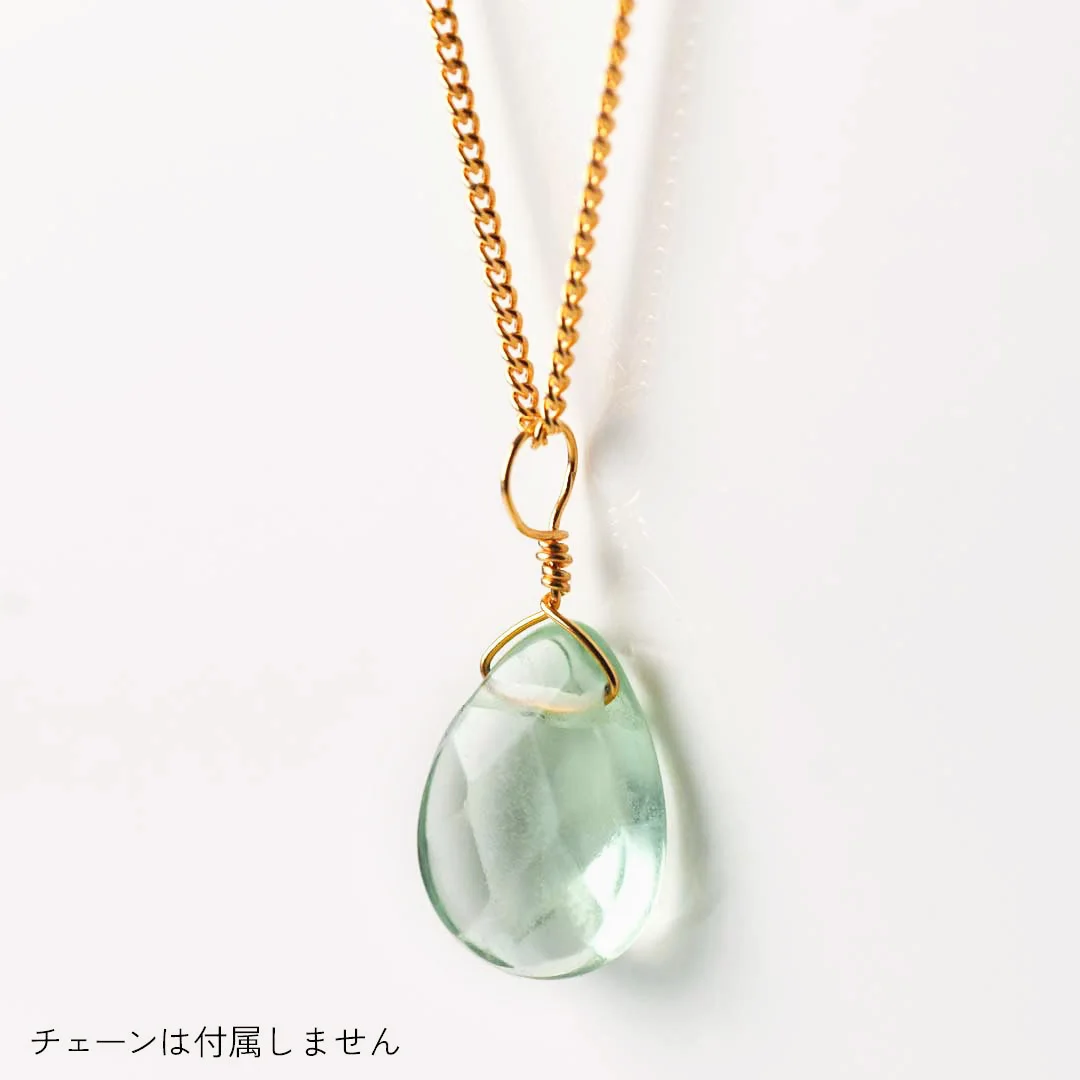 カラーで選ぶチャーム　フローライト【Fortune Stone Table】
