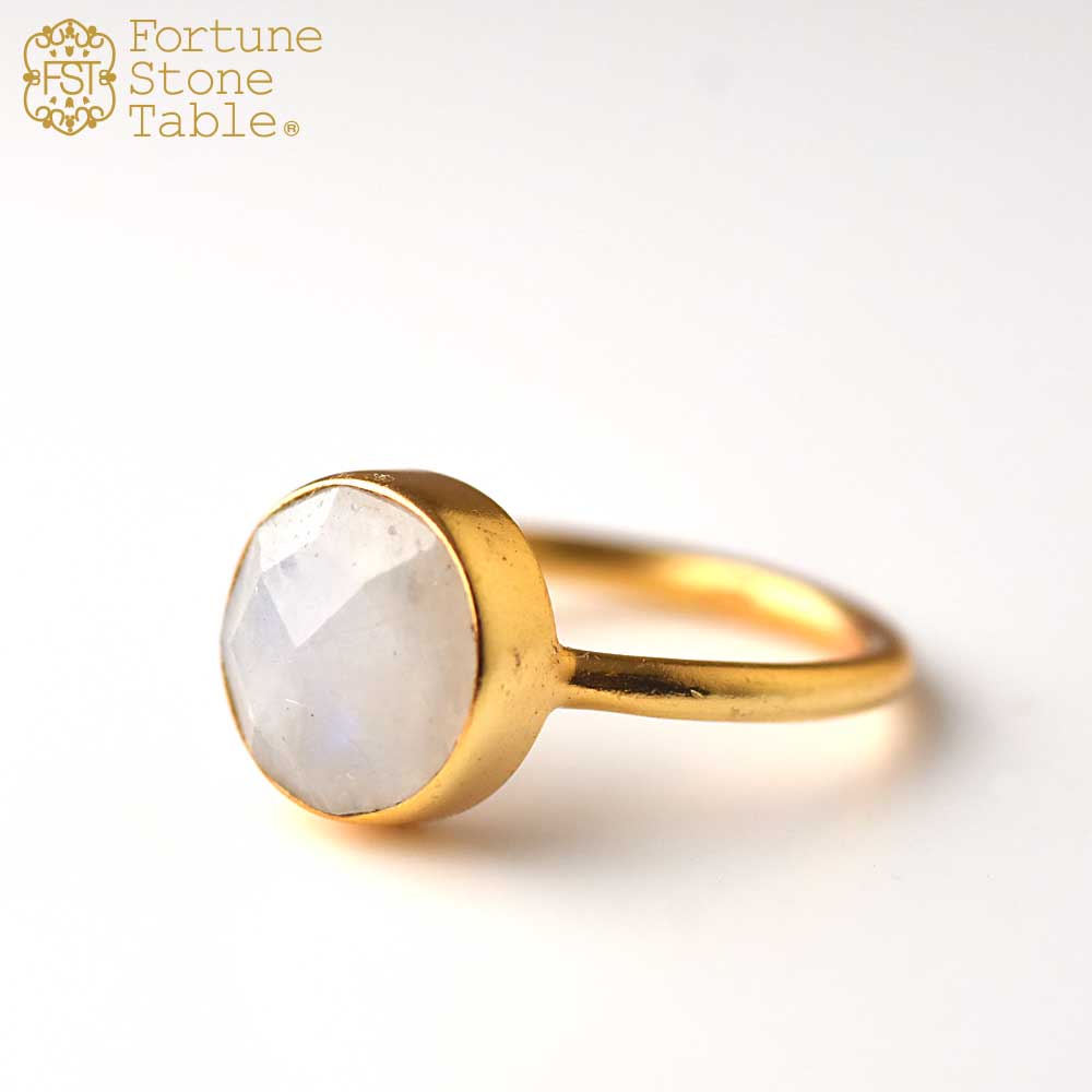 SVストーンベゼルリング レインボームーンストーン【Fortune Stone Table】