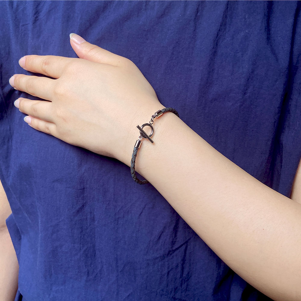 ダークグレイ革紐ブレス 18cm