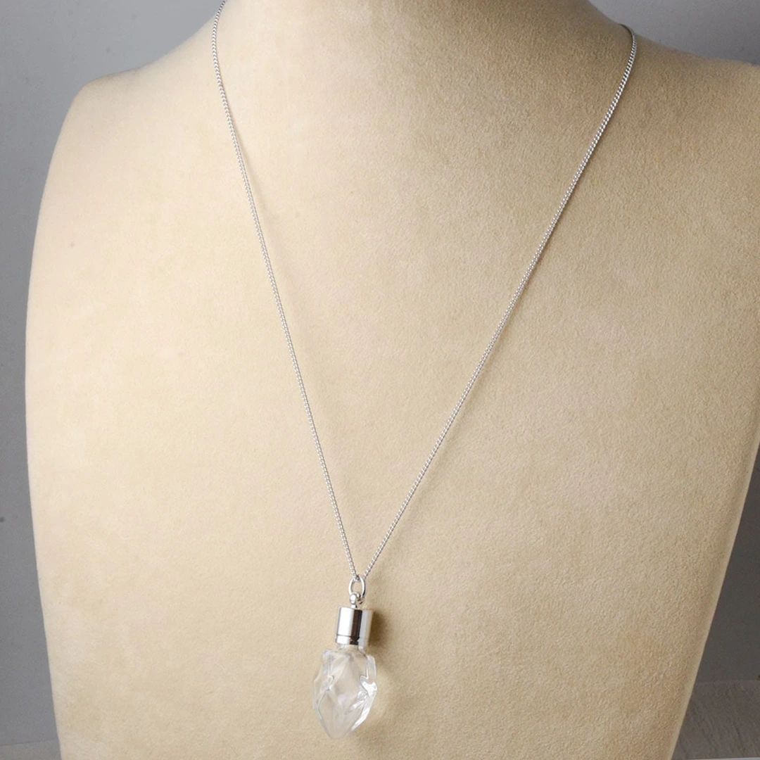 Nine Star Fragrance(R) Ⅶ 七赤金星 香りのペンダント