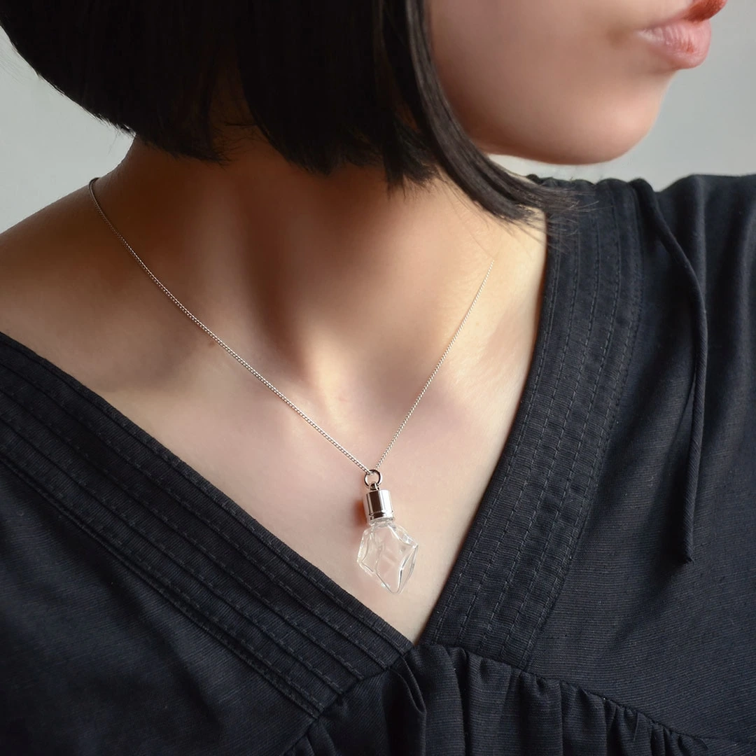 Nine Star Fragrance(R) Ⅸ 九紫火星 香りのペンダント