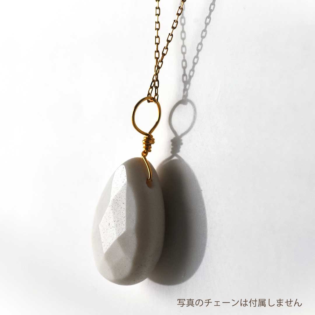 カラーで選ぶチャーム　ホワイトアゲイト【Fortune Stone Table】