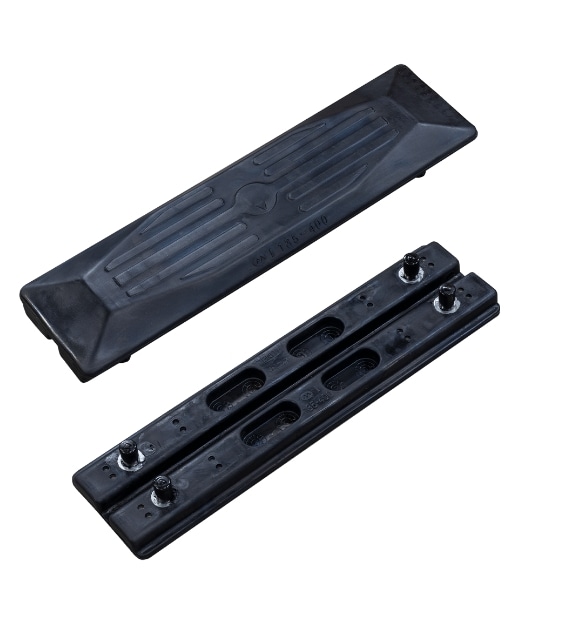 ゴムパット 500幅 (縦止め) 日立建機 EX130K-5 ボルトSET付 1台分必要