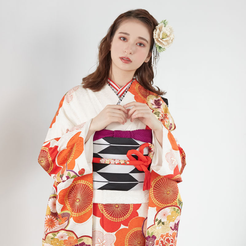 成人式振袖レンタル 白 紅梅（絹）