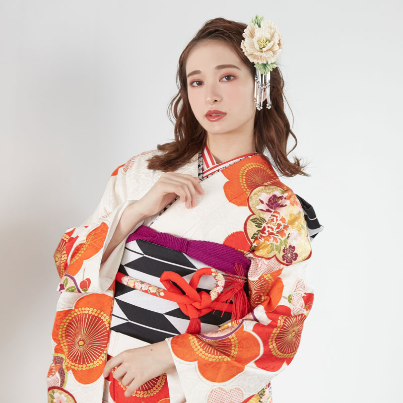 成人式振袖レンタル 白 紅梅（絹）