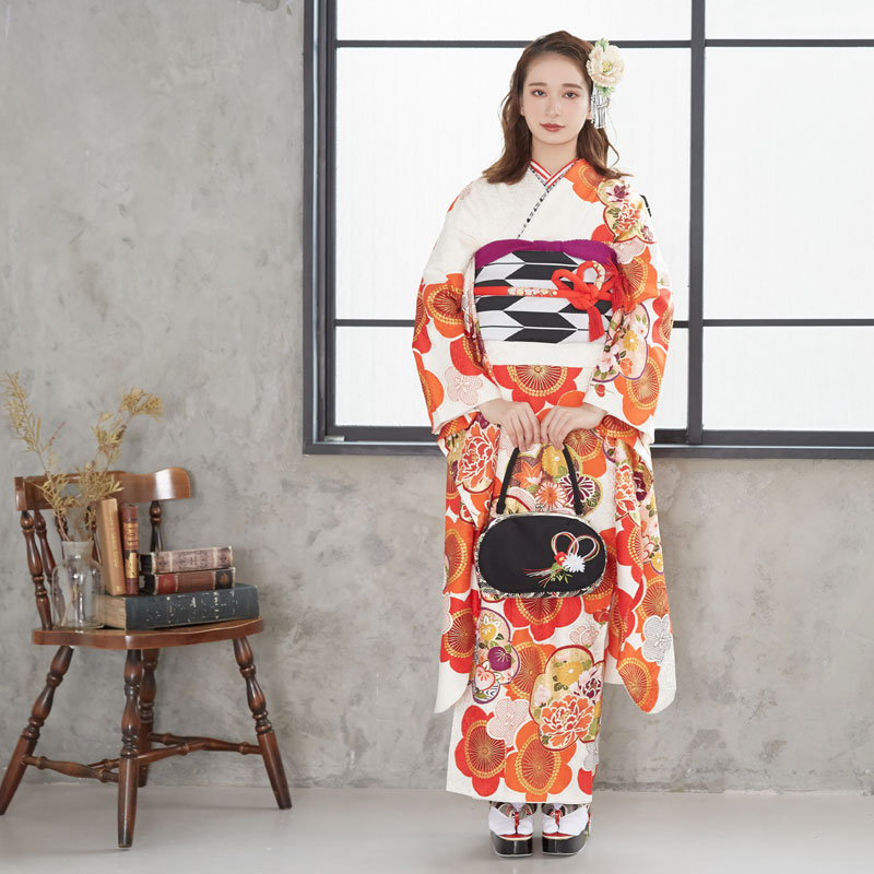 成人式振袖レンタル 白 紅梅（絹）