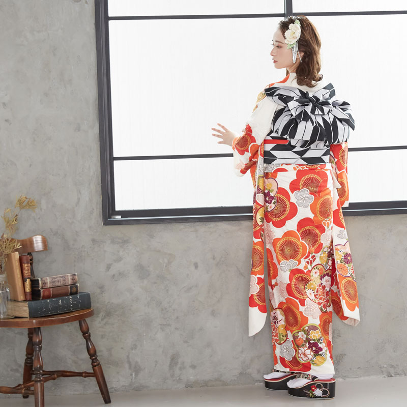 成人式振袖レンタル 白 紅梅（絹）