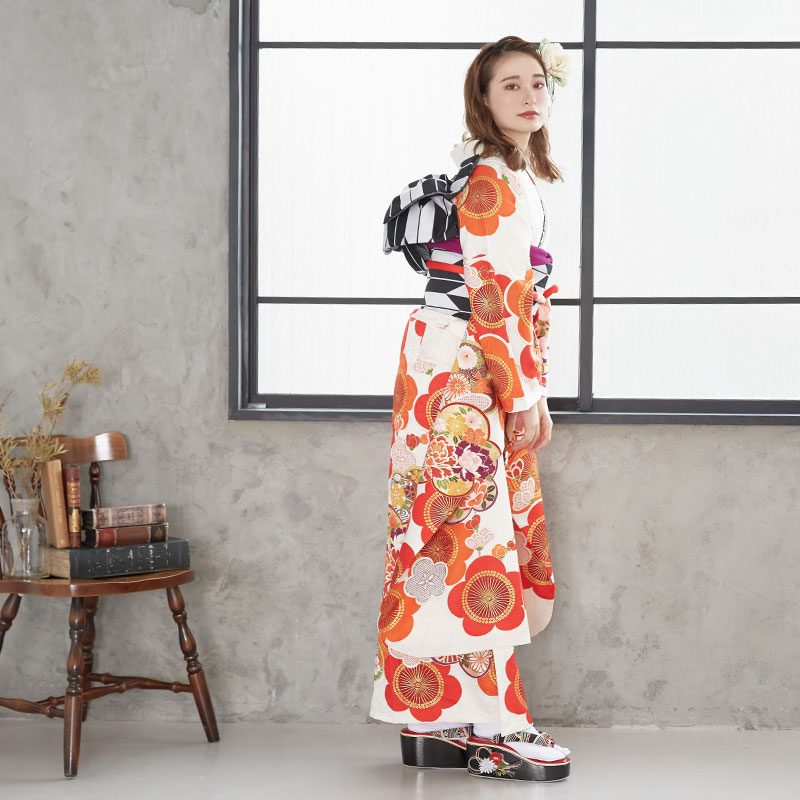 成人式振袖レンタル 白 紅梅（絹）