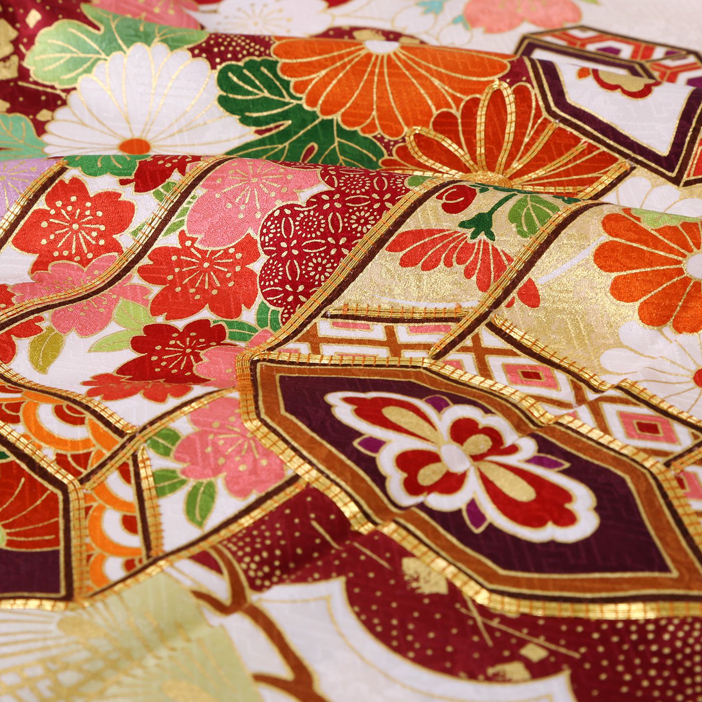 吉澤友禅 ピンク地 古典柄 貝桶 金駒刺繍 振袖 西陣織坂下袋帯フルセット TAKAZENの振袖 /ピンク色/白色/古典/菊柄/ 最高級古典柄振袖
