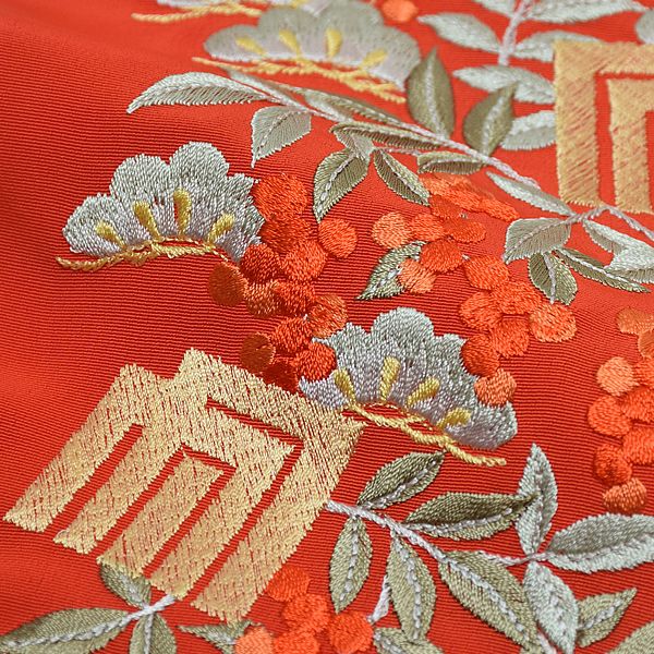 刺繍半衿「赤色 松と南天、源氏香」シルフィル
