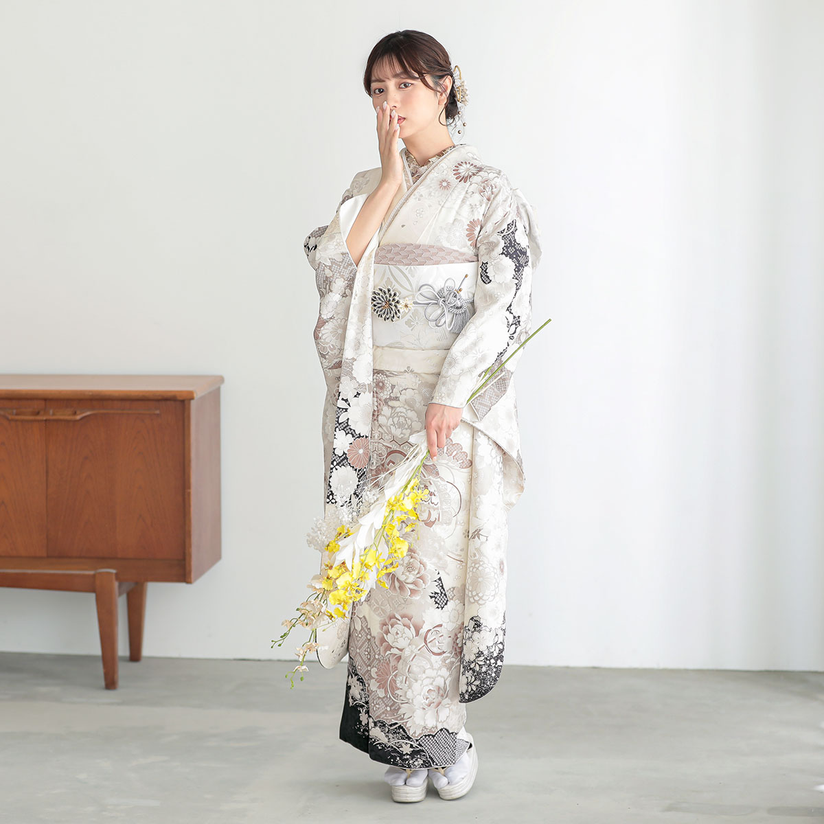 オフホワイト 檜扇に牡丹（【振袖・袋帯・長襦袢のセット商品】）