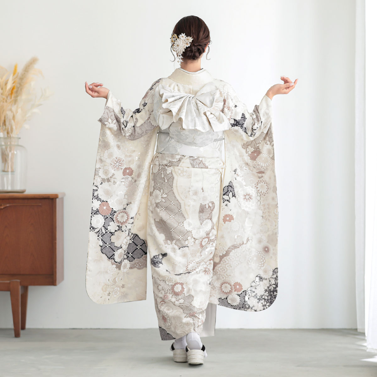 オフホワイト 檜扇に牡丹（【振袖・袋帯・長襦袢のセット商品】）