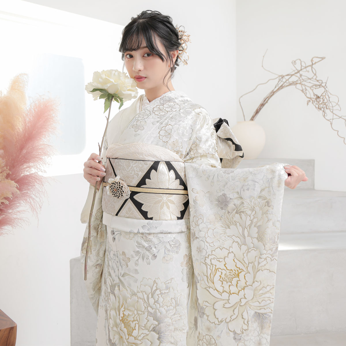白 牡丹に枝垂れ桜（【振袖・袋帯・長襦袢のセット商品】） | FURISODE