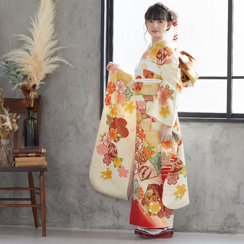 成人式振袖レンタル 薄黄色 波に扇面鞠と花（絹） | RENTAL,振袖（12月