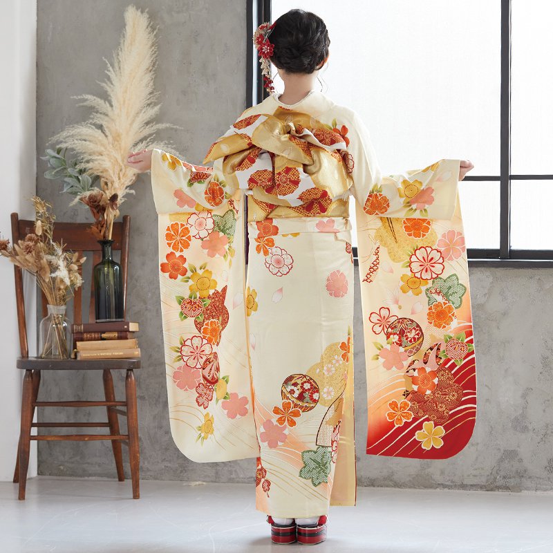 成人式振袖レンタル 薄黄色 波に扇面鞠と花（絹） | RENTAL,振袖（12月