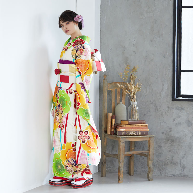 成人式振袖レンタル 白 立涌に桜楓(絹)(R1770)
