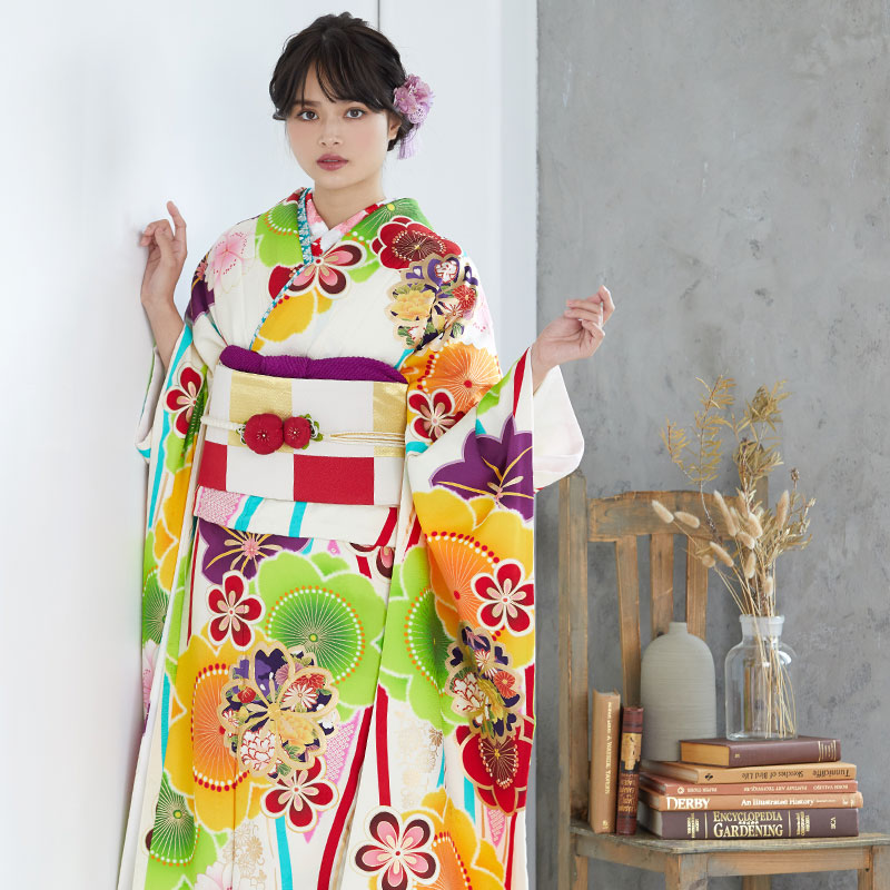 成人式振袖レンタル 白 立涌に桜楓(絹)(R1770)