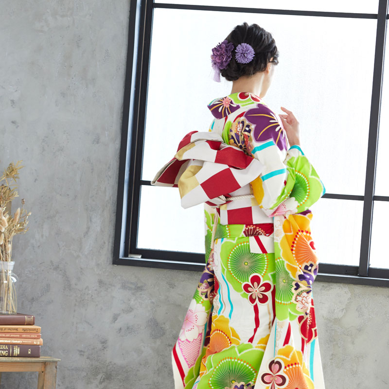 成人式振袖レンタル 白 立涌に桜楓(絹)(R1770)