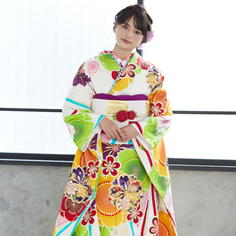 成人式振袖レンタル 白 立涌に桜楓(絹)(R1770)