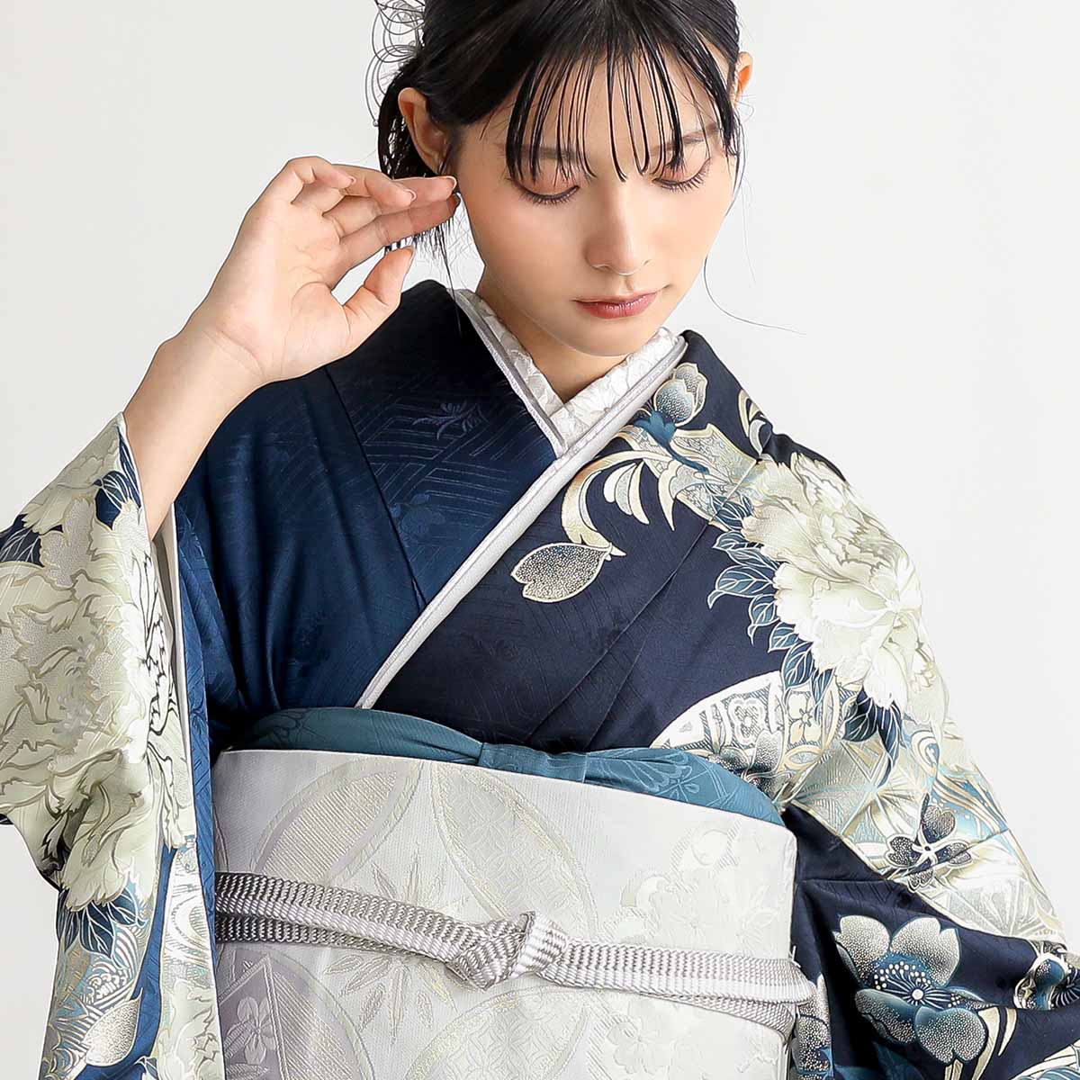 紺　牡丹に熨斗（【振袖・袋帯・長襦袢のセット商品】）