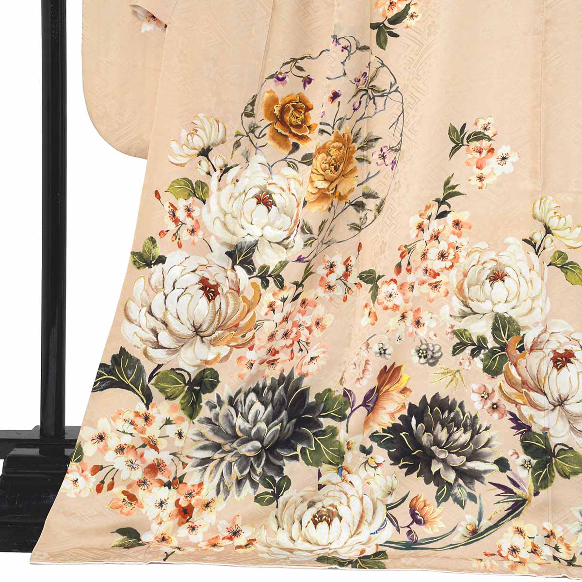 ジャパンスタイル　ライトアプリコット　菊に桜（【振袖・袋帯・長襦袢のセット商品】）