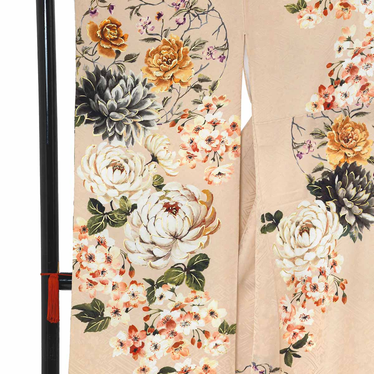 ジャパンスタイル　ライトアプリコット　菊に桜（【振袖・袋帯・長襦袢のセット商品】）