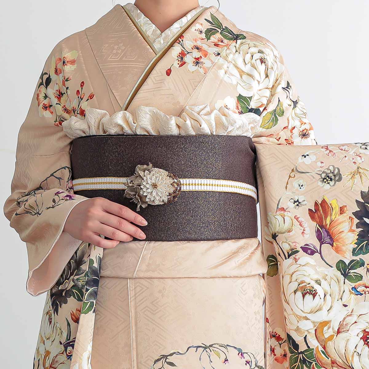 ジャパンスタイル　ライトアプリコット　菊に桜（【振袖・袋帯・長襦袢のセット商品】）