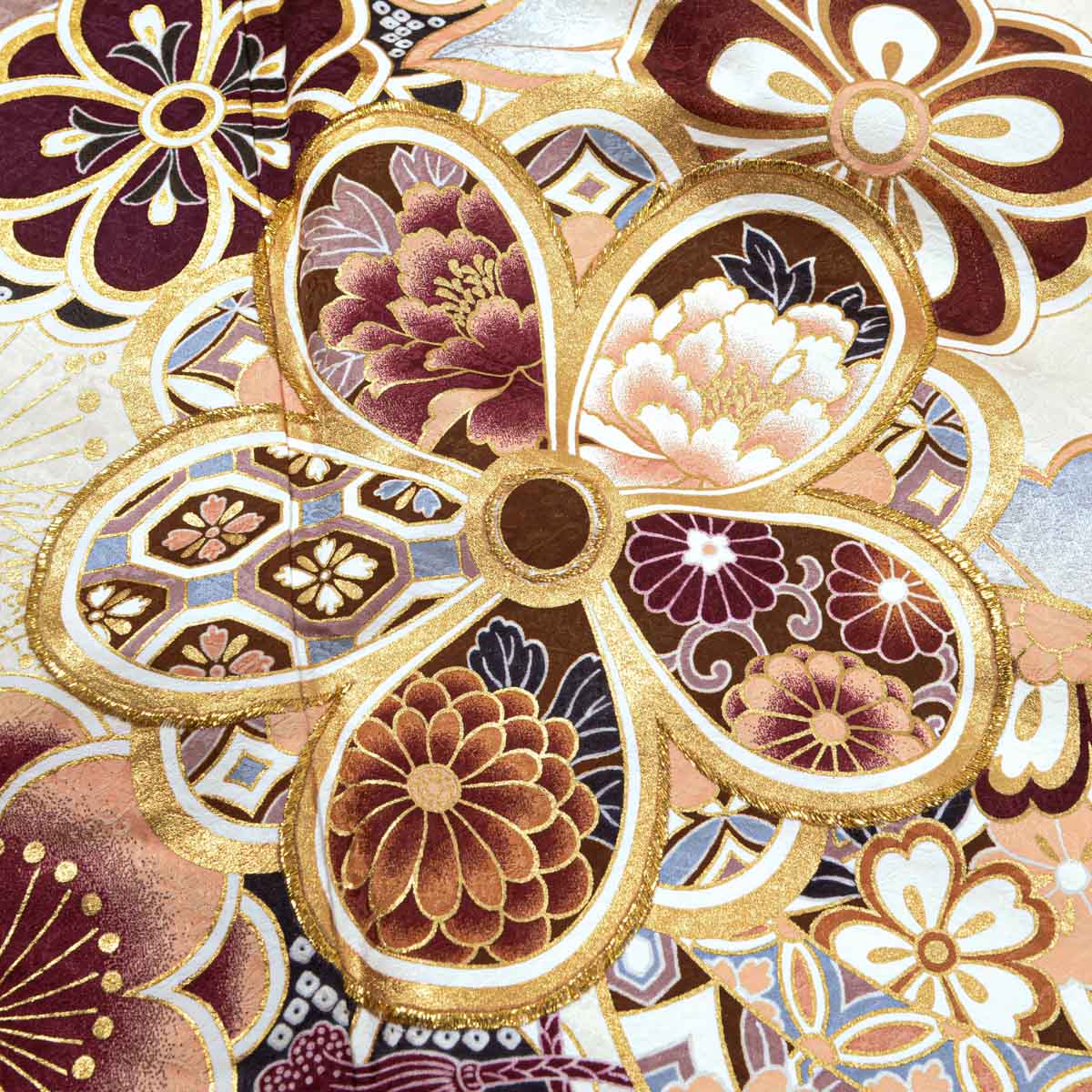 オフホワイト 梅に楓と手毬（【振袖・袋帯・長襦袢のセット商品