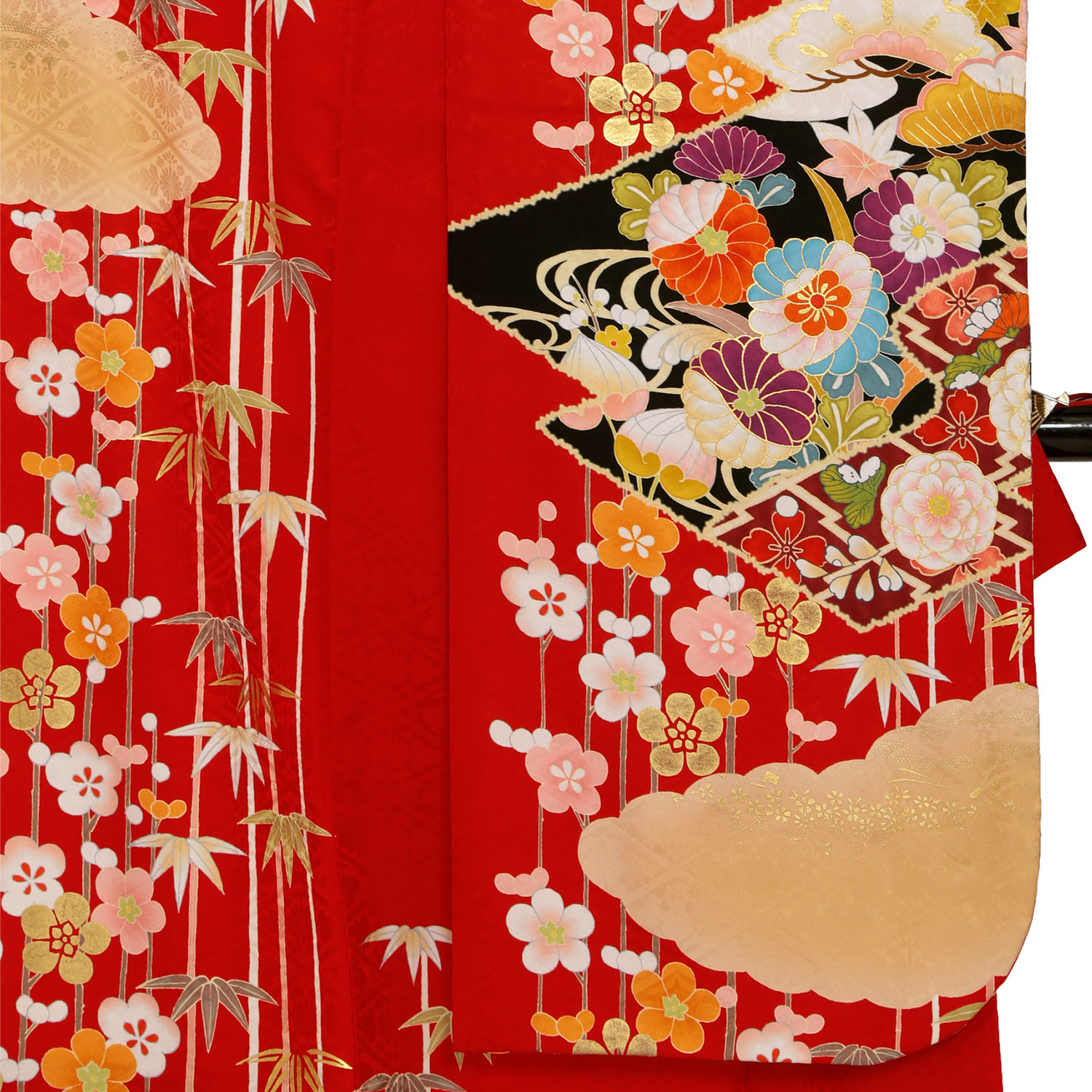 赤 雲取り松皮菱に花☆(絹)（【振袖・袋帯・長襦袢のセット商品