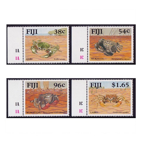 4122 外国切手　フィジー　2004年　世界自然保護　海洋生物　魚類　マグロ 3765 外国切手 モーリシャス 1969年海洋生物 魚 カニ 4種 未使用