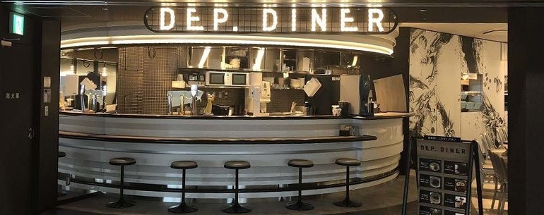 福岡空港に墨絵を提供