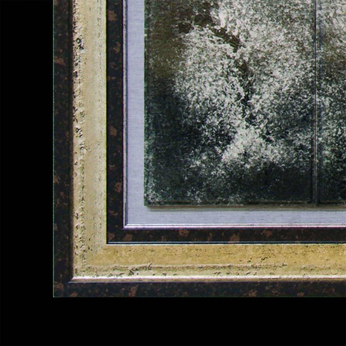 額装サービスについて
作品の魅力を引き立てる専用額に入れて