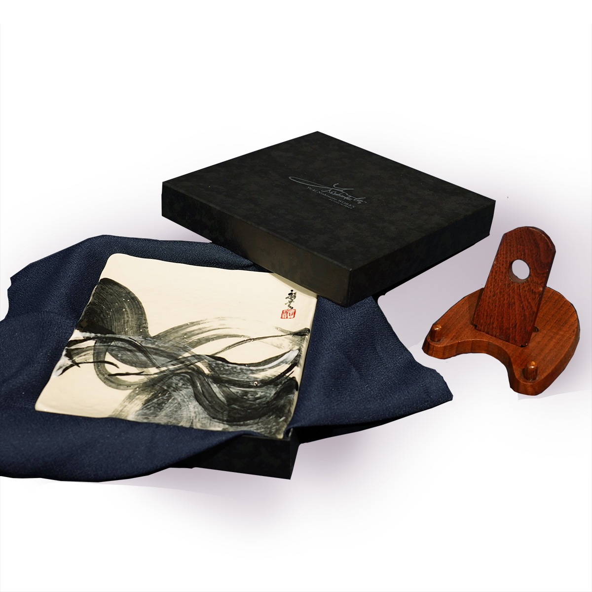 化粧箱
贈答用にも最適な、ロゴ入り専用化粧箱が付属いたしま