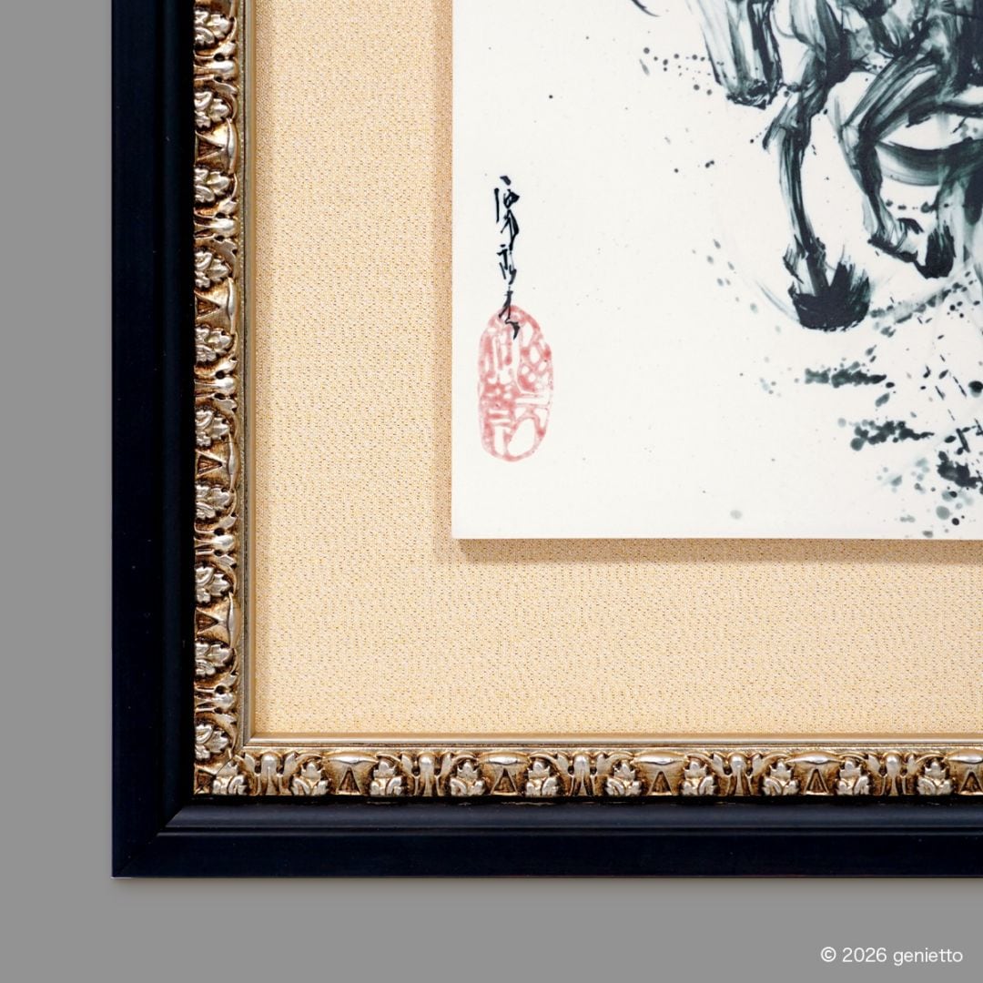 額装サービスについて
作品の魅力を引き立てる専用額に入れて