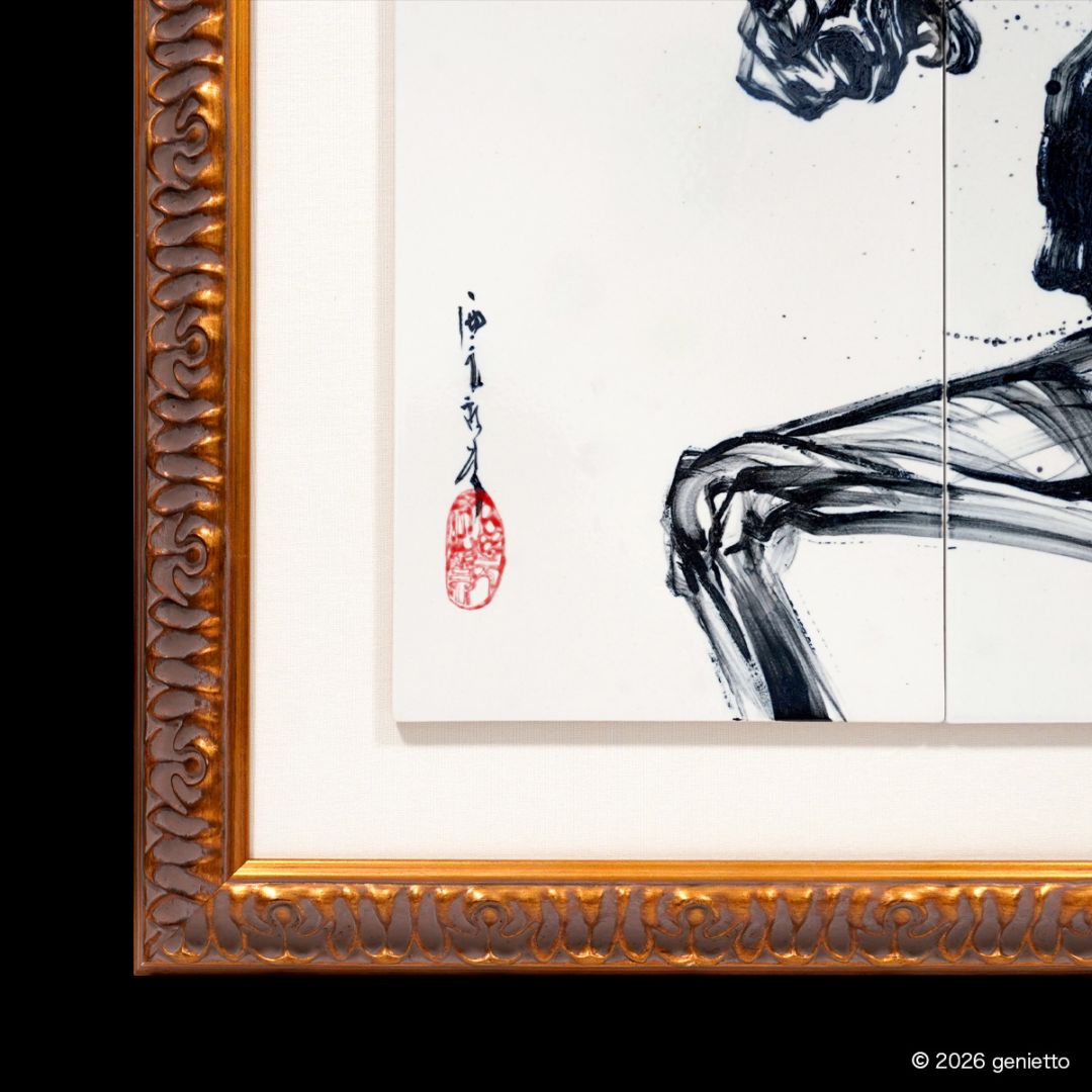 額装サービスについて
作品の魅力を引き立てる専用額に入れて