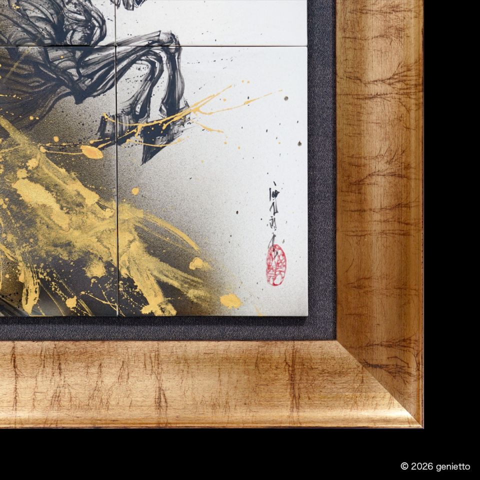 額装サービスについて
作品の魅力を引き立てる専用額に入れて