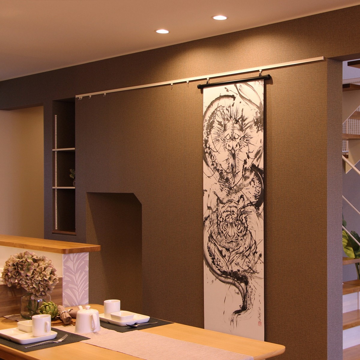 タペストリー「龍虎」 | 墨絵・陶墨画アーティスト 西元祐貴 Yu-ki