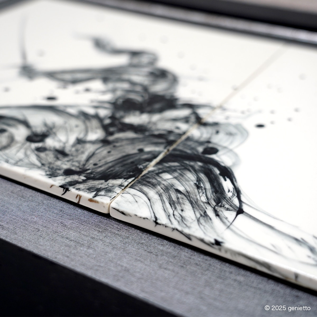 直筆陶墨画「神剣覚醒」 | 墨絵・陶墨画アーティスト 西元祐貴 Yu-ki