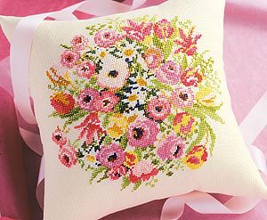 オリジナル　刺しゅう nunocoto｜刺繍でつくるピンクッションのキット：パンダ