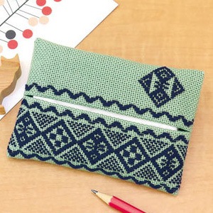こん　手刺繍　シューズバッグ　サブバッグ　ティッシュケース　【1/2】 こん 手刺繍 シューズバッグ サブバッグ ティッシュケース 【1/2