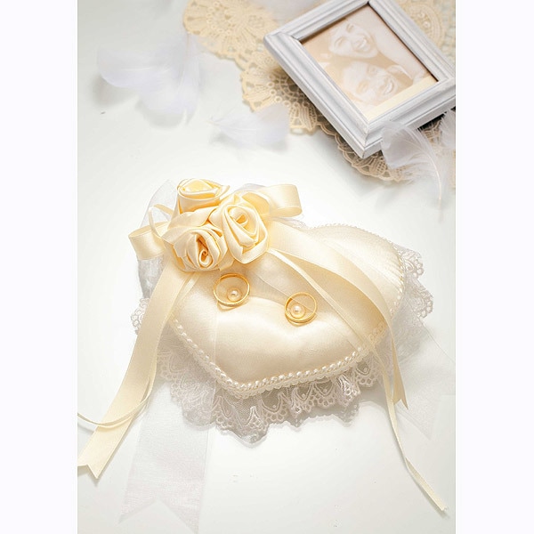 YUIさ--ん様 確認ページ ウェディング シェル リングピロー YUIさ--ん