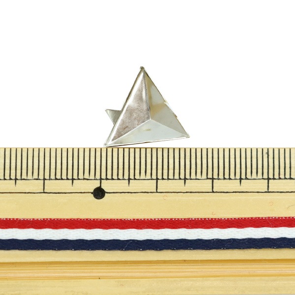手芸金具 『スタッズ 三角 14mm シルバー TR-14-S』 服飾,パーツ