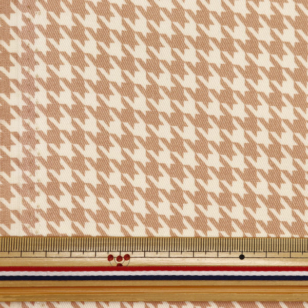珍しい生地です。 生地 カットクロス 接触涼感 Wガーゼ 約108cm×50cm 水玉