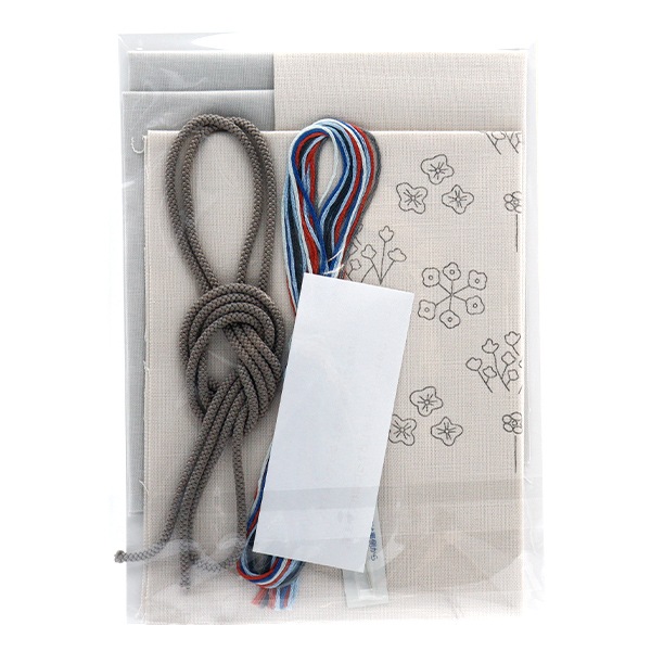 刺しゅうキットセール】 刺しゅうキット 『星あかりの刺繍手帖 丸巾着