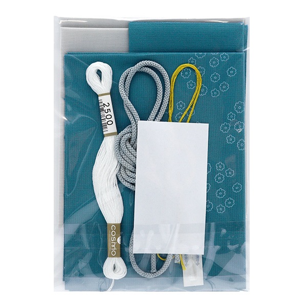 刺しゅうキット 『星あかりの刺繍手帖 丸巾着 花飾り 557』 戸塚